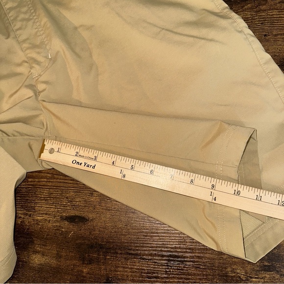 Straight Down Shorts Mens 34 Tan Strut Performance Golf Flat Front Relaxed - Picture 8 of 9